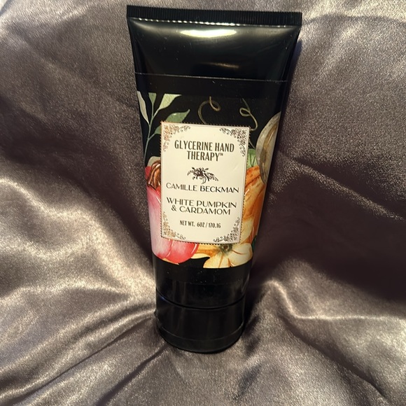 Camille Beckman white pumpkin and cardamom shower gel and lotion set - Picture 4 of 6